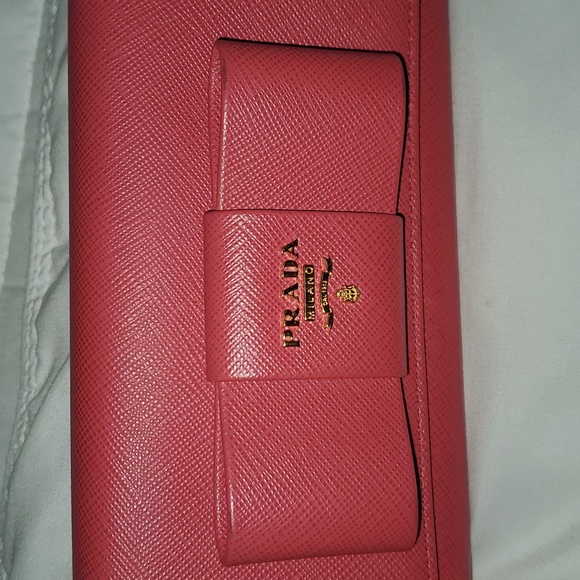 PRADA Pink Saffiano Leather wallet.....very good condition. Final sale! - Picture 10 of 10